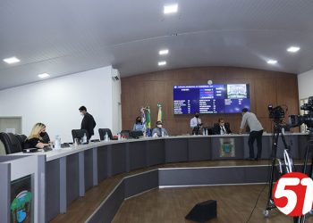Presidente da CME, Jorge Maécio, teve de suspender a sessão por falta de vereadores.