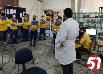 Prefeitura de Eunápolis dá orientação técnica a funcionários do centro de distribuição dos Correios e desinfeta ambiente