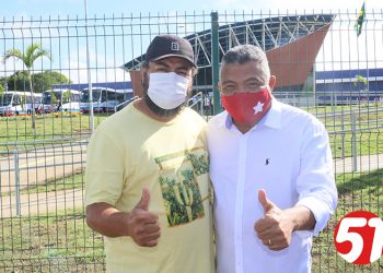 Deputado Valmir Assunção se faz presente e fala sobre a policlínica regional de Eunápolis.
