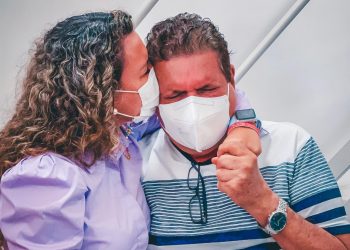 O secretário Paulo Dapé, recebe homenagem antecipada pelo seu aniversário.