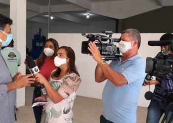 Secretaria de Meio Ambiente de Eunápolis entrega chaves de galpão para viabilizar trabalho de catadores