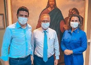 Prefeita Cordélia Torres se reúne com secretário de saúde e Neto Guerrieri