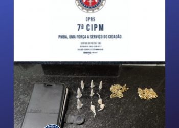 PM dá busca em homem e ele estava cheio de drogas.