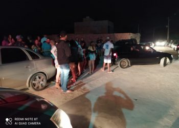 Mais uma festa com gigantesca aglomeração de pessoas é encerrada pela Vigilância Sanitária, Guarda Municipal e PM em Eunápolis.