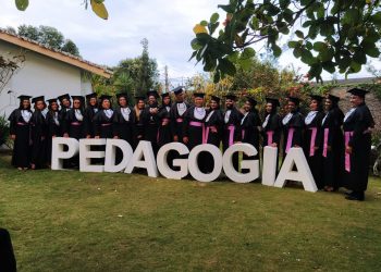 Formandos da UNIFIL, comemoram um sucesso de vida, a formatura da força de vontade.