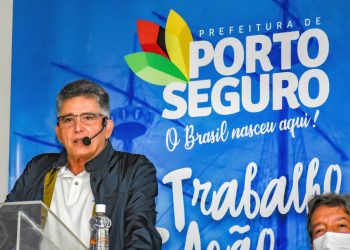 Prefeitura faz nova entrega de cestas básicas para famílias de músicos de Porto Seguro.