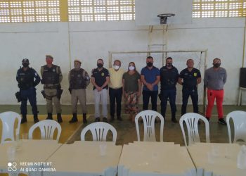 PROJETO MARAVILHA recebe governo municipal, polícia civil, guarda civil e polícia militar para discutir segurança pública na comunidade.