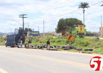 Barreiras de caminhoneiros e populares foi desmanchada pela PRF.
