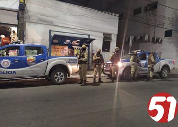 A PM no fim de semana, recuperou veículos roubados, prendeu traficante com mandado de prisão em aberto.