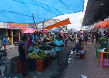 FEIRA DO PEQUI, a maior de todas e a mais pujante, mas tem suas deficiências.