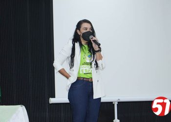 Secretária Anara Sartório, fala na abertura da 7ª Conferencia Municipal de Saúde.