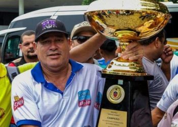 Faleceu Maurício César, grande narrador esportivo das rádios de Eunápolis.