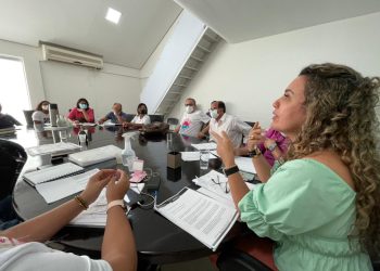 Prefeitura de Eunápolis senta na mesa de negociações com APLB e define reajuste de 4,52% para educadores já em novembro