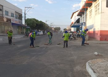 Eunápolis: ação de intensificação de limpeza urbana atende Avenida Norte Sul