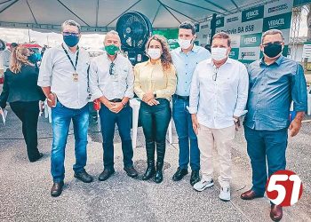 Prefeita Cordélia Torres participou junto ao governador da Bahia do anúncio da construção da nova rodovia BA-658
