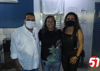 Prefeita Cordélia chega ao complexo Itamar Seixas, antigo “Itamarzão”, para homenagear as atletas femininas.