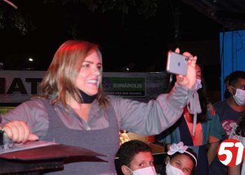 Eunápolis vive momento cultural, com apresentações na praça da Bandeira.