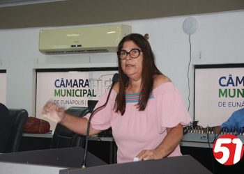 Vereadora Carmem Lúcia deseja os melhores votos a todos os eunapolitanos.
