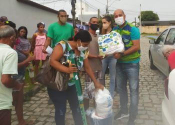Prefeitura de Eunápolis inicia segunda etapa e distribui mil cestas básicas e kits com itens de higiene e limpeza