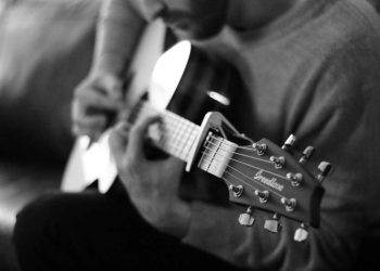 Toninho Melodia, faz seresta beneficente ao músico Zé Coité, no Country Club.