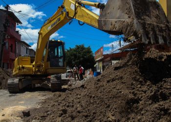 Rua Jacarandá é recuperada após estragos deixados por chuvas