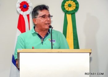 Prefeito Jânio Natal é homenageado pela equipe do festival de cinema