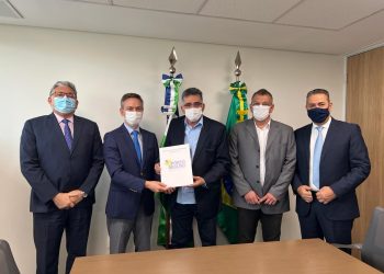 Prefeito JÂNIO NATAL apresenta, em Brasília, um programa revolucionário para Porto Seguro