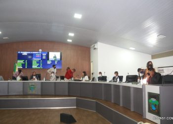 Sessão da Câmara Municipal sofreu a enérgica autoridade do presidente Jorge Maécio, senão a bagunça tomava conta.