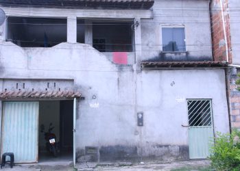 CASA À VENDA.