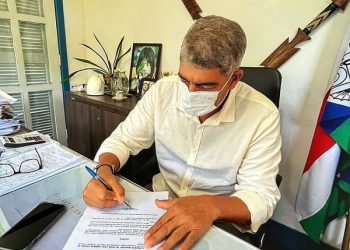 Prefeito Agnelo Santos autoriza aumento salarial de 10,06% para servidores públicos municipais