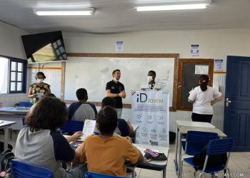 MUTIRÃO APRESENTA ID JOVEM EM ESCOLAS DE PORTO SEGURO