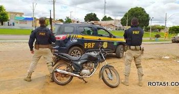 PRF recupera motocicleta furtada e prende condutor por receptação