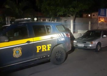 Em Governador Mangabeira/BA, duas horas após o crime, PRF recupera carro roubado na capital baiana