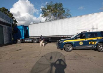 PRF apreende quase 100.000 latas de cerveja sem nota fiscal na BR 116