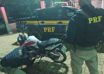 Motocicleta furtada em Brasília (DF) é recuperada pela PRF em Barreiras (BA)