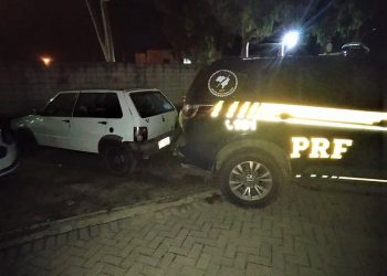 Fiat UNO Mille roubado há quase 6 anos é recuperado pela PRF na BR 367 em Porto Seguro (BA)
