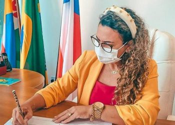 Gestão da prefeita Cordélia Torres completa 15 meses de pagamento salarial antecipado