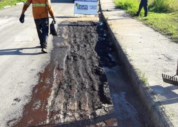 Prefeitura realiza operação tapa-buracos em diversos bairros da cidade