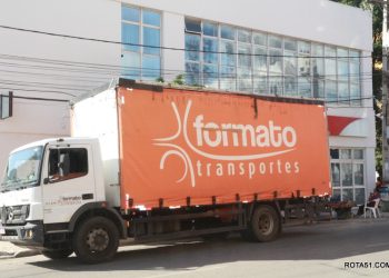 Carga e descarga no centro da cidade ainda é uma tormenta, Eunápolis tem lei, o povo é que não respeita.