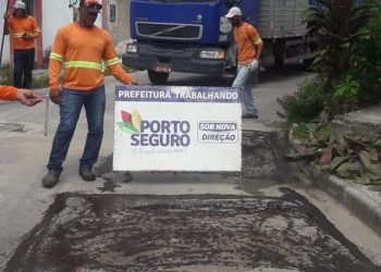 Operação tapa-buracos chega ao Nilo Fraga