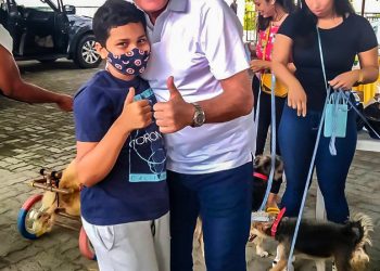 Feira estimula adoção responsável de animais