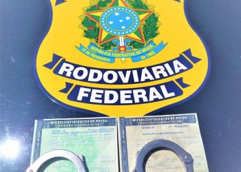 Motociclista é detido pela PRF ao apresentar documento falso durante abordagem em Paulo Afonso (BA)
