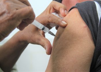 Eunápolis amplia público da campanha de vacinação contra gripe e sarampo