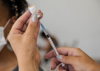 Saúde reforça importância do esquema vacinal completo no combate à Covid-19