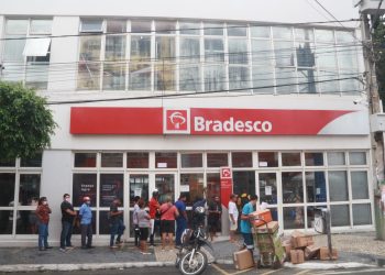 Banco Bradesco, uma falta de respeito que só o MP pode dar jeito, só falta uma denuncia formal, e esta está sendo feita pelo rota51.com.