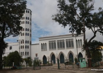 Eunápolis, uma jovem moça mal-amada e abandonada ao seu próprio destino. O Eunapolitano tem que mudar isto.