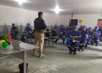 POLÍCIA RODOVIÁRIA FEDERAL, nas estradas e rodovias, a segurança de cada um, vejam o trabalho realizado com sucesso.
