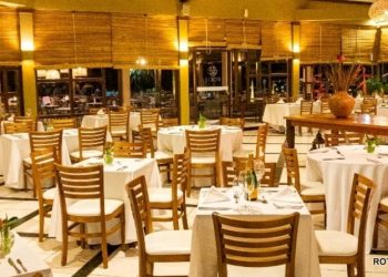 Porto Seguro Eco Bahia Hotel Jantar dos namorados marca reabertura do Restaurante Aroeira