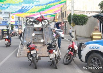PM faz rondas pela cidade e começa a apreender veículos com documentação em atraso.