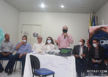 Prefeita Cordélia atende convite e vai até a CDL falar sobre o Pedrão, Covid 19 e sua atual administração.